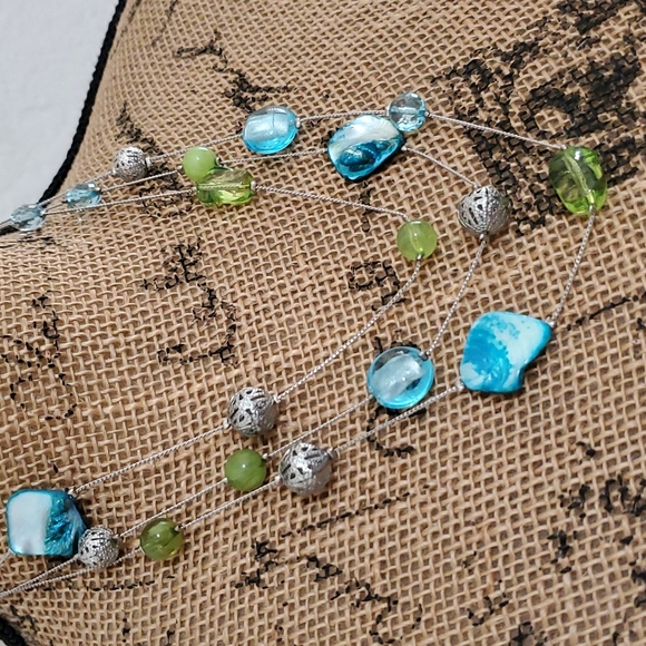 3 strand Necklace silvertone green teal beads and baubles Findings - Picture 7 of 7